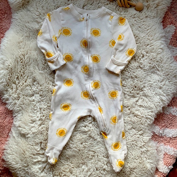 Old Navy Pajamas Old Navy Infant Baby Zipper Pajamas Onesie 36m